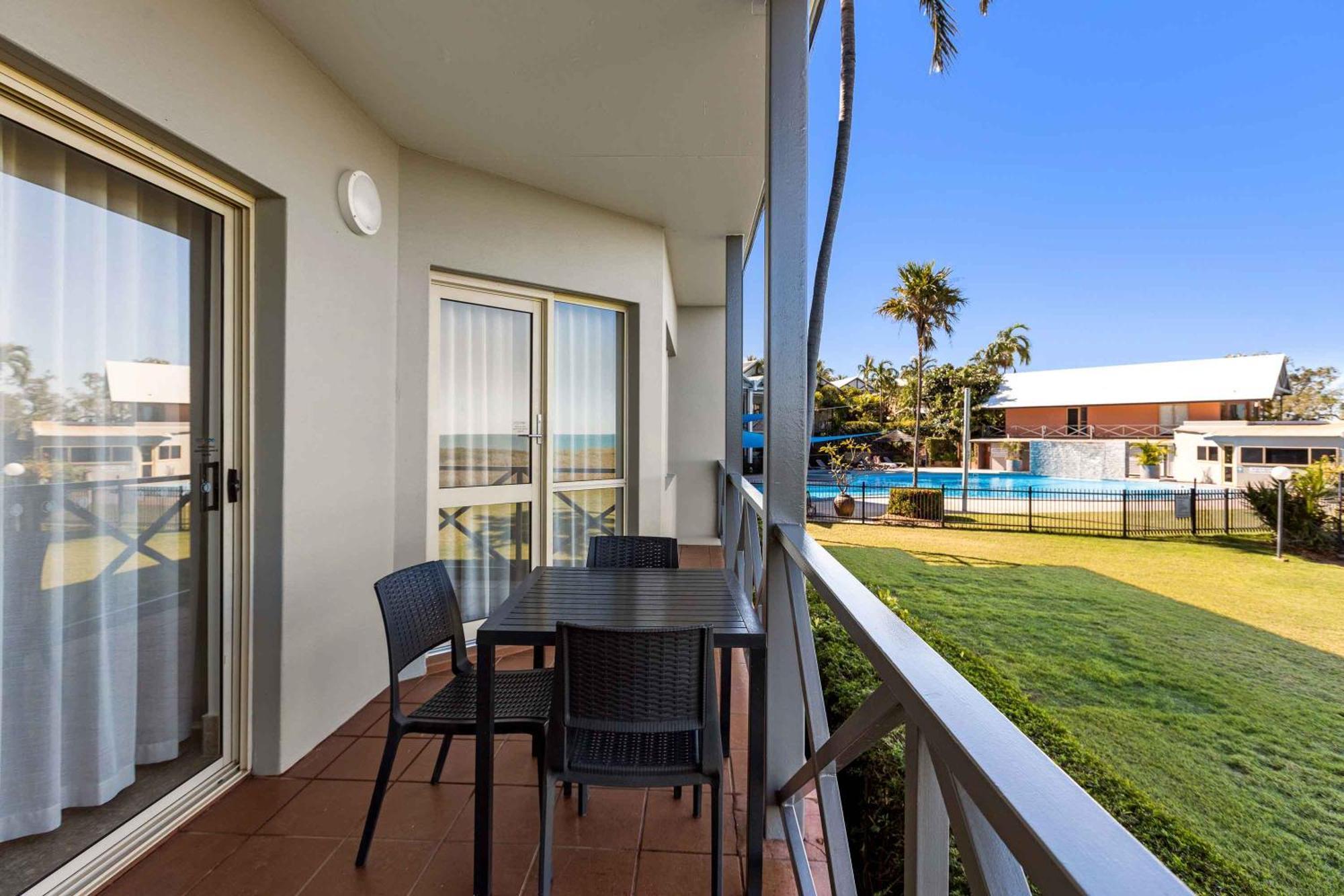 Moonlight Bay Suites Broome Exteriör bild
