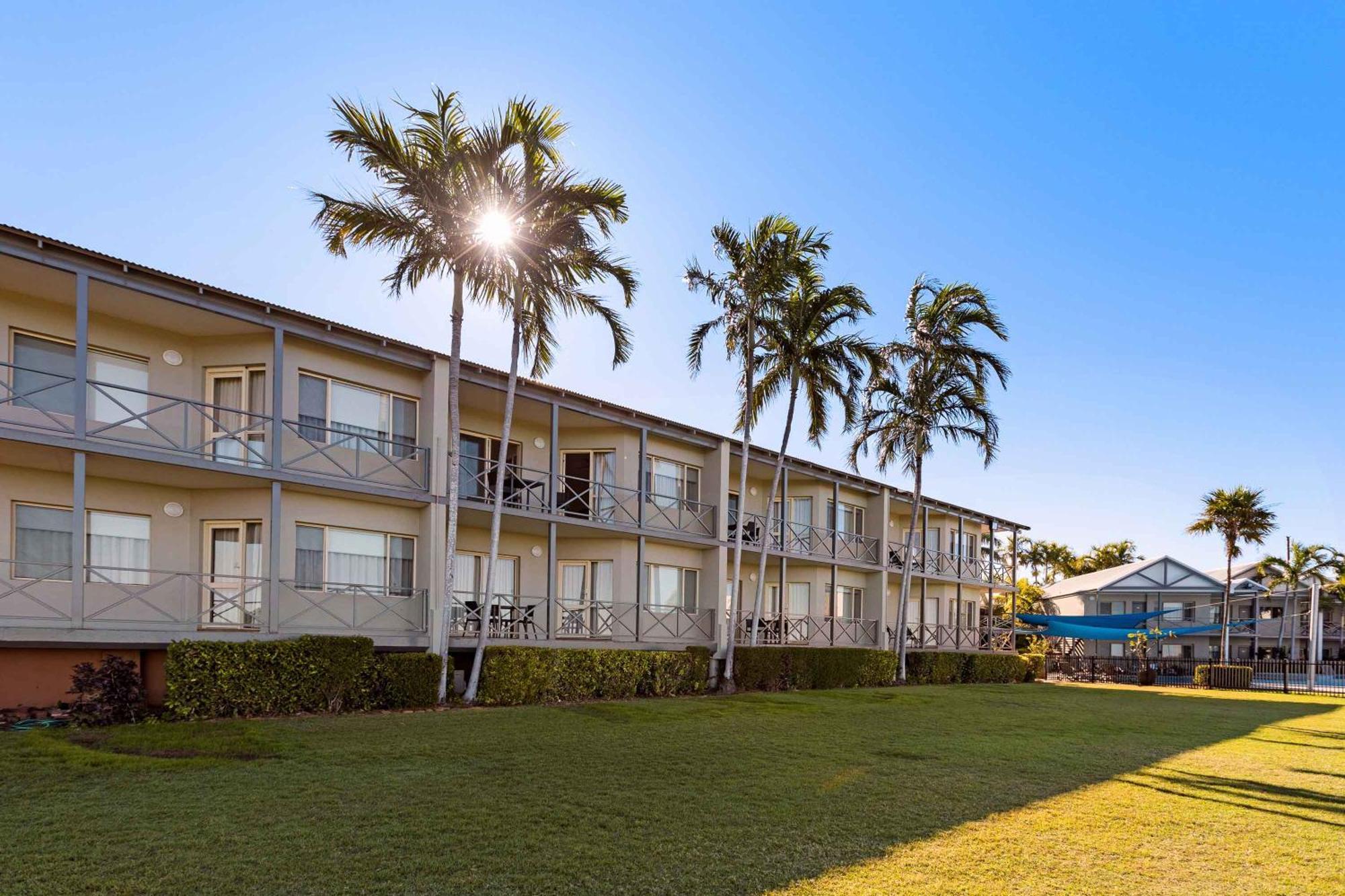 Moonlight Bay Suites Broome Exteriör bild