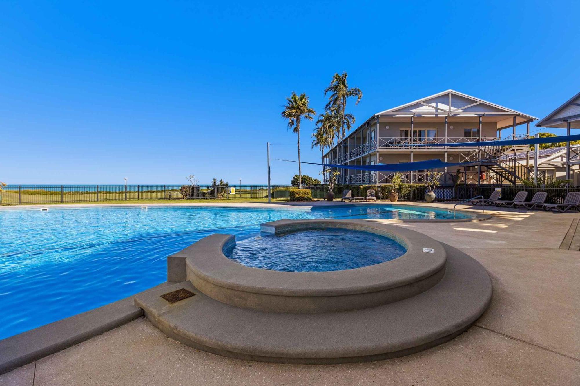 Moonlight Bay Suites Broome Exteriör bild