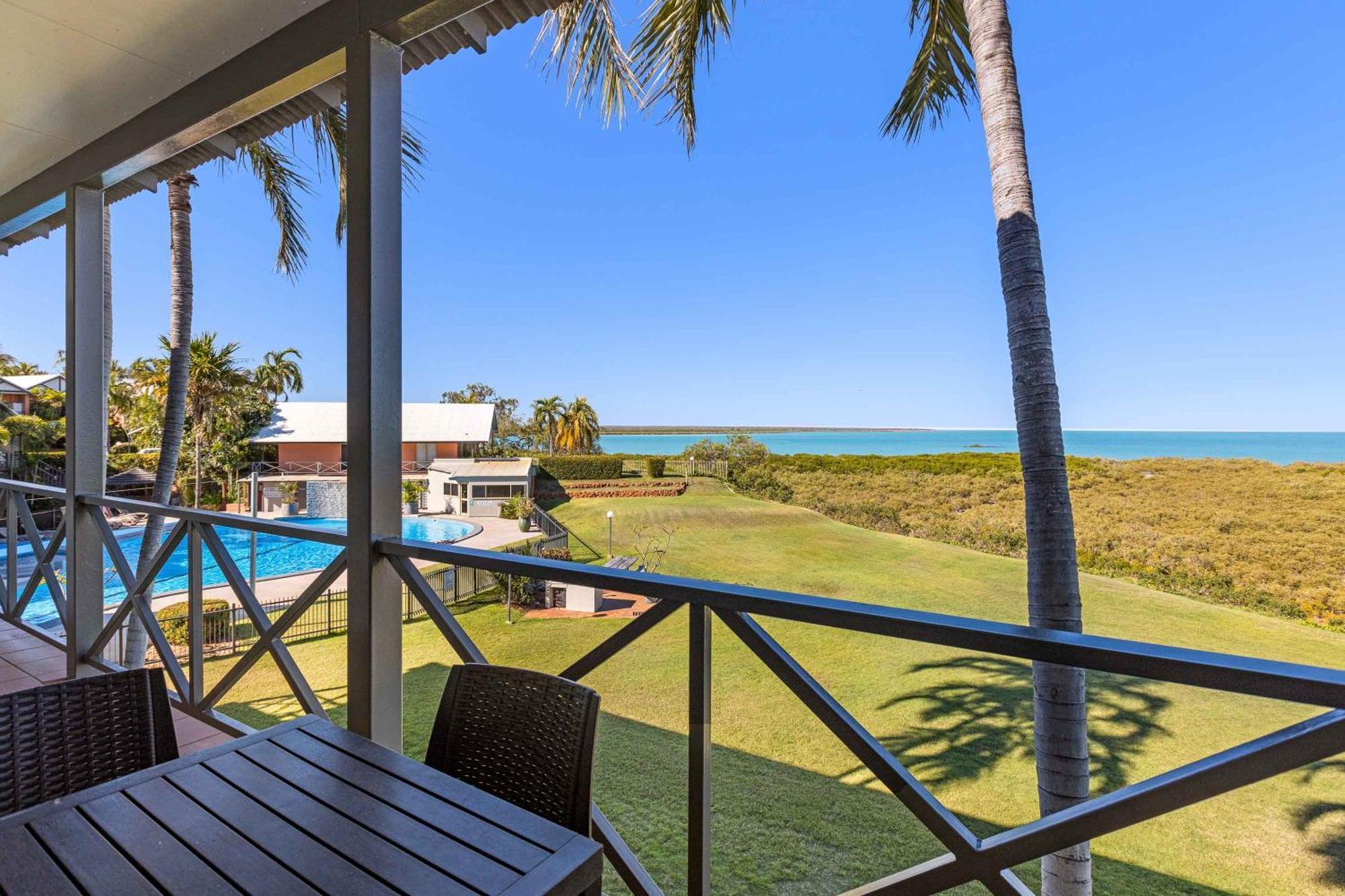 Moonlight Bay Suites Broome Exteriör bild