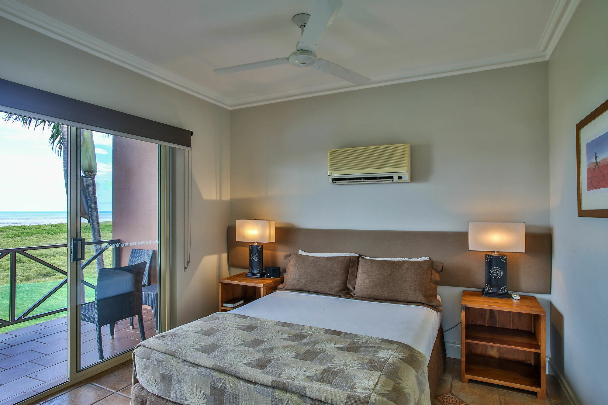 Moonlight Bay Suites Broome Exteriör bild