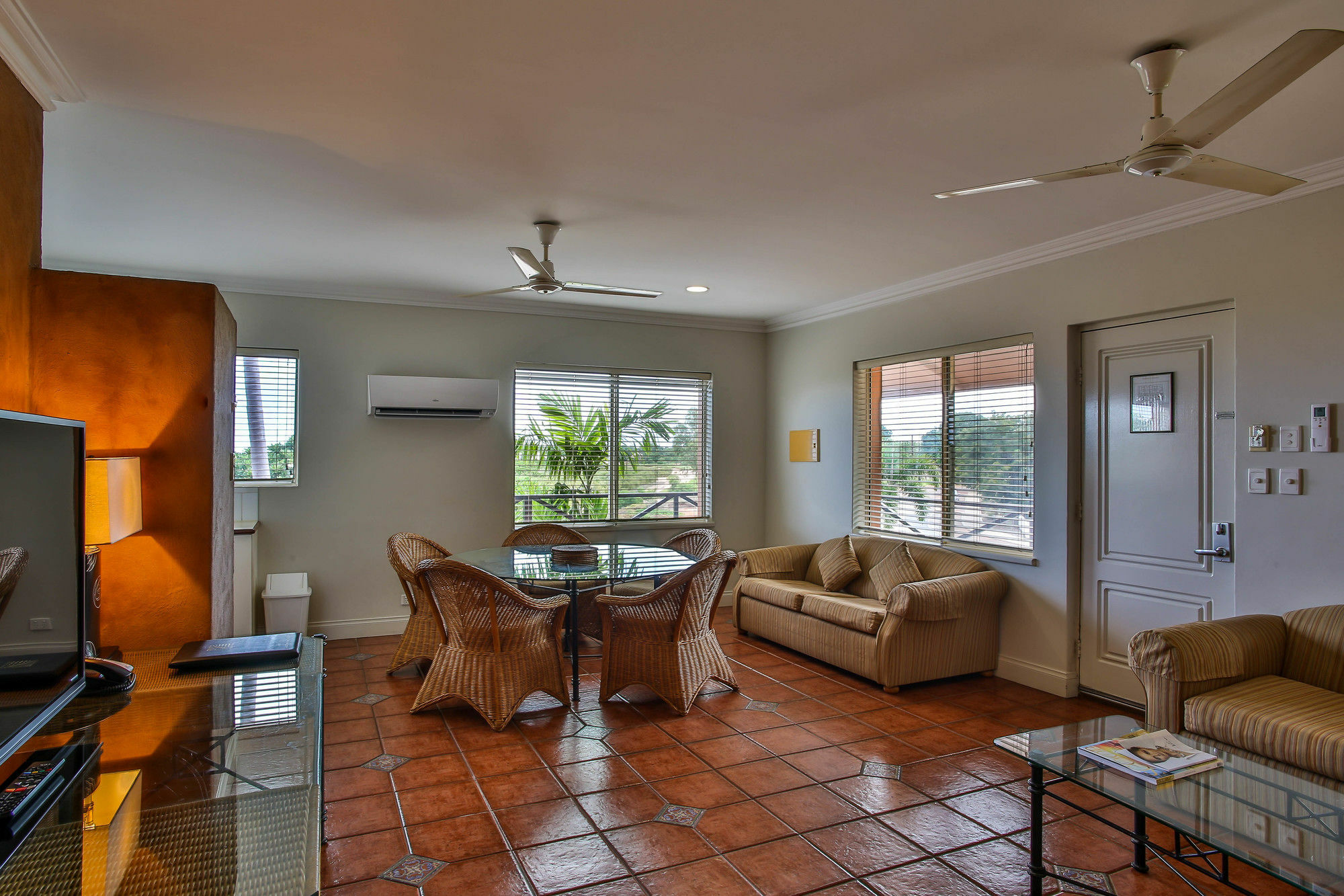 Moonlight Bay Suites Broome Exteriör bild