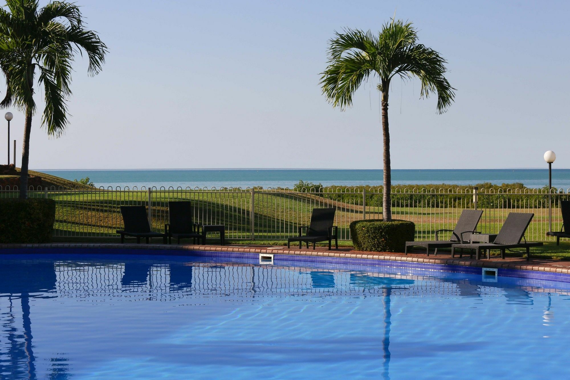 Moonlight Bay Suites Broome Exteriör bild