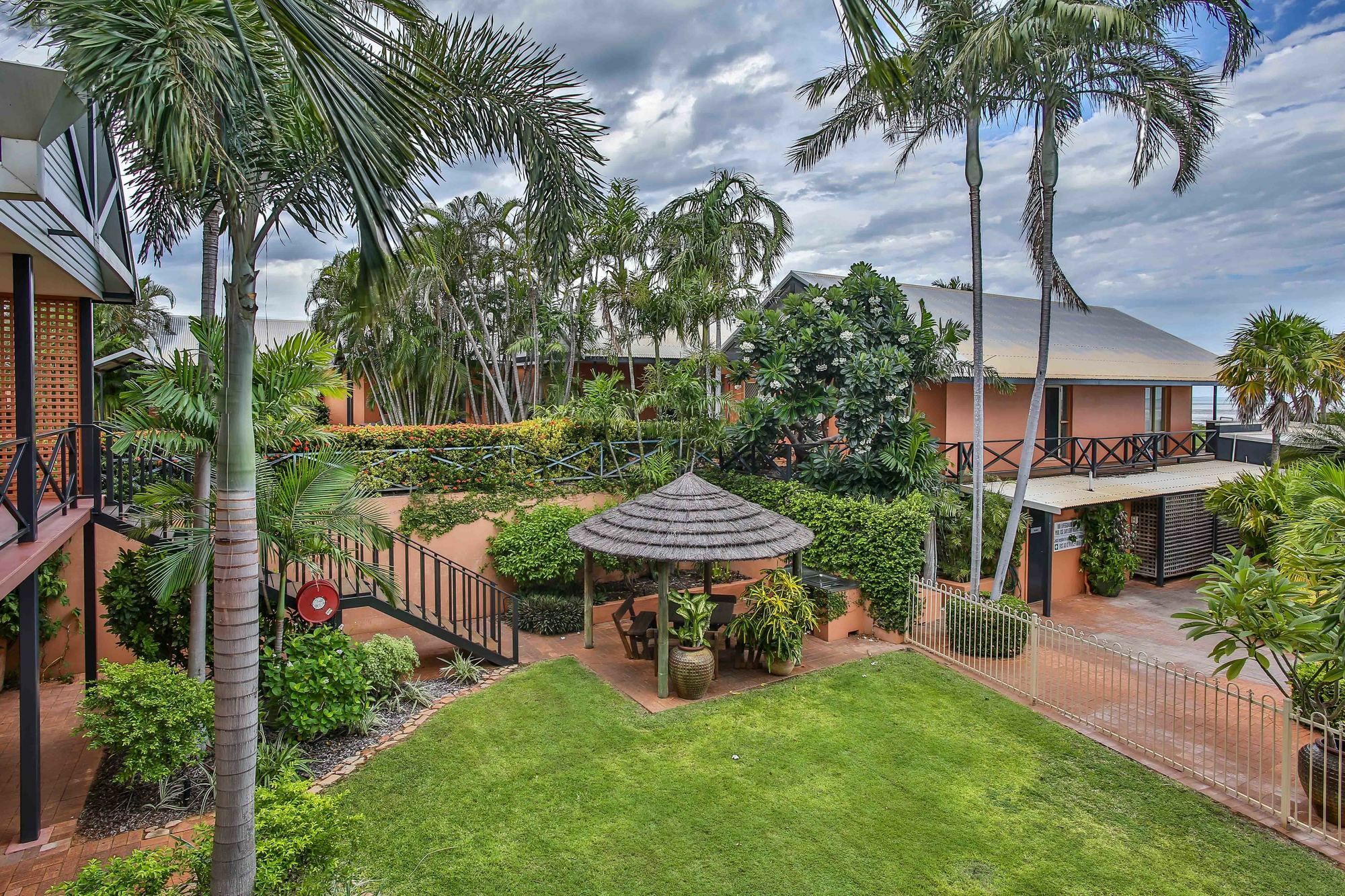 Moonlight Bay Suites Broome Exteriör bild